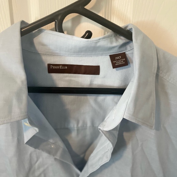 4 Perry Ellis men’s dress shirts. Selling all 4 together. $40 for all 4 - Picture 9 of 9
